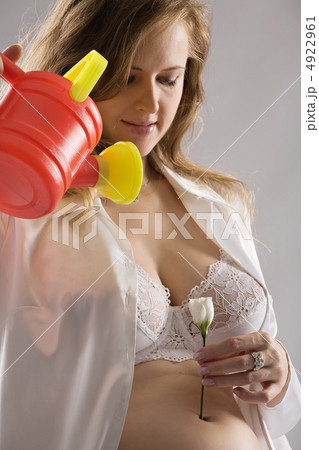 beautiful pregnant woman 4922961