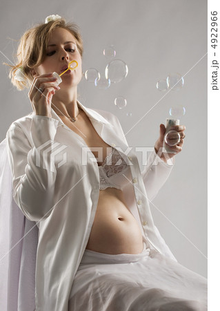 pregnant woman portrait 4922966