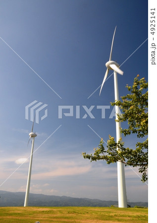 稲葉山牧場の風車 稲葉山牧場の風車 4925141