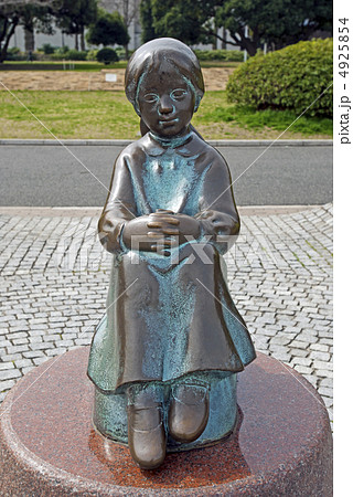 山下公園　赤い靴はいてた女の子像 4925854