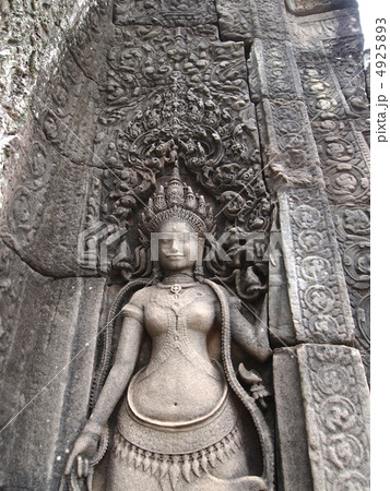 世界遺産　アンコール遺跡・バイヨン寺院のデバター 4925893