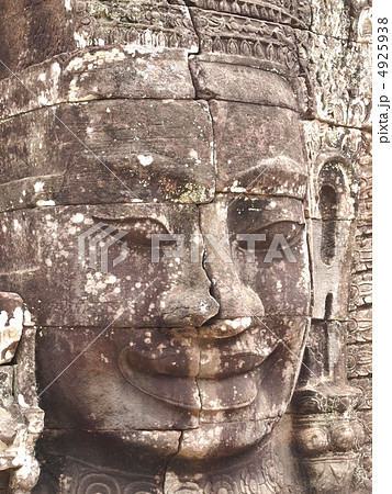 世界遺産　バイヨン寺院の観世音菩薩像 4925938