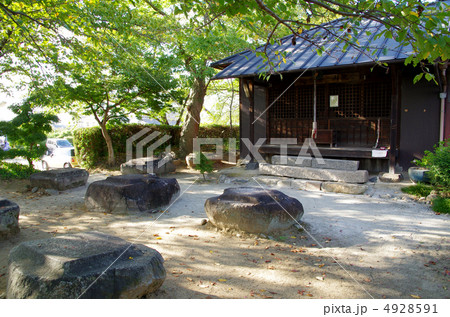 本薬師寺跡の礎石(奈良県橿原市) 本薬師寺跡の礎石(奈良県橿原市) 4928591