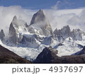 パタゴニアのフィッツロイ山 4937697