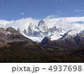 パタゴニアのフィッツロイ山 4937698
