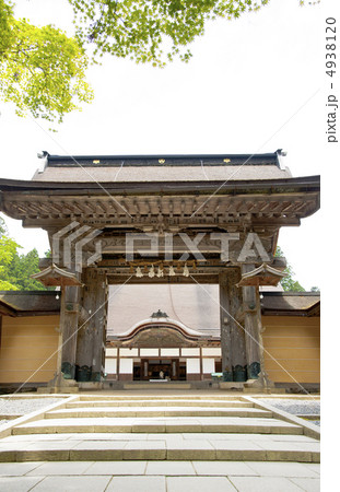 金剛峰寺の参門 4938120