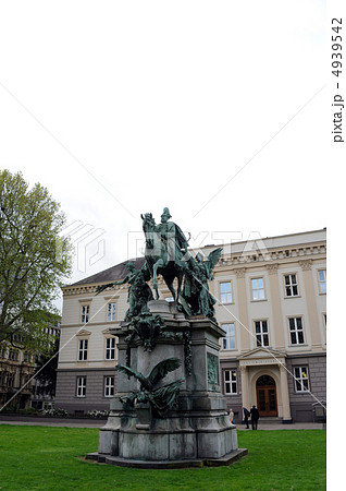 ドイツ　デュッセルドルフ都市風景 4939542