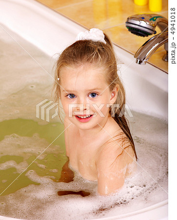 Kid washing in bath. Kid washing in bath. 4941018