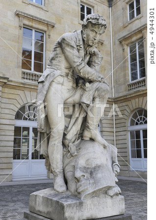 シャンポリオン像 4944301