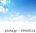 空とビルのシルエット 4944614