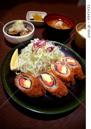 巻きかつ定食 4945431