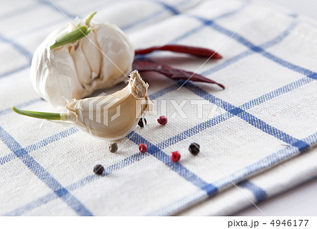 Garlic with pepper 4946177