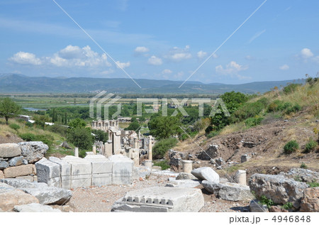 ヘラクレスの門を経てケルスス図書館へ通じるクレテス通り 4946848