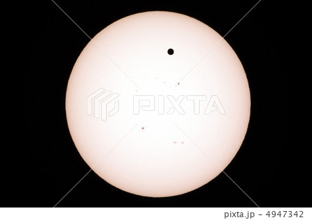 金星の太陽面通過-3 4947342