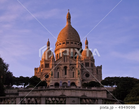 フランス パリのサクレクール寺院 フランス パリのサクレクール寺院 4949096