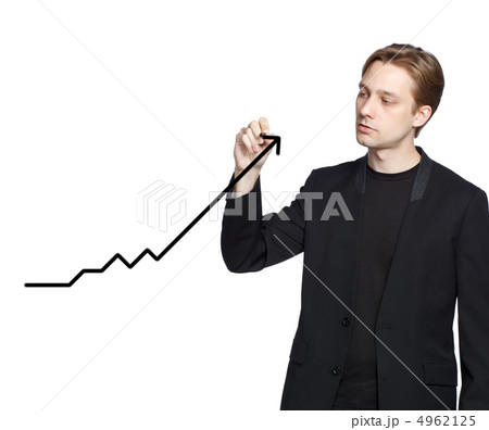 折れ線グラフを書く男性 4962125