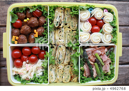 イベントで大人数用に沢山作った手作り弁当のおかず イベントで大人数用に沢山作った手作り弁当のおかず 4962768
