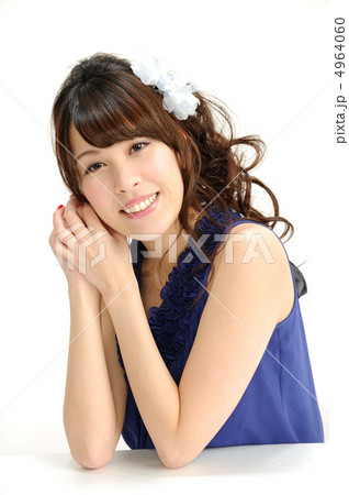 若い女性 若い女性 4964060