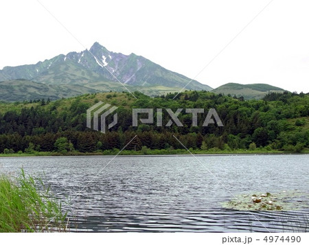 オタトマリ沼と利尻山 オタトマリ沼と利尻山 4974490