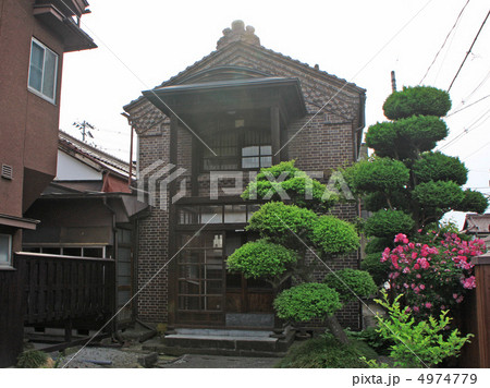 若喜商店のバルコニー風の玄関 4974779