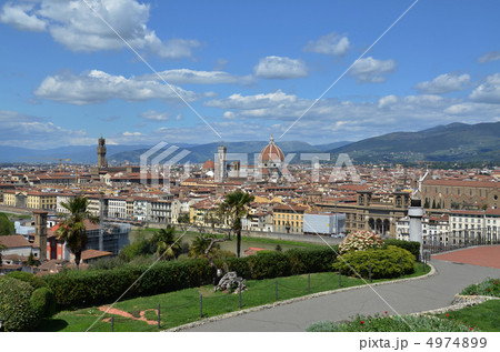 フィレンツェの町並み　ミケランジョロ広場より3 4974899