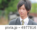 制服姿の男子高校生 4977816