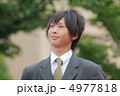 制服姿の男子高校生 4977818