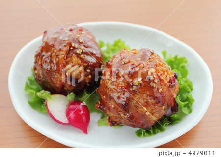 肉巻きおにぎり 4979011
