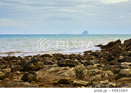 Rocky Shore 4981064