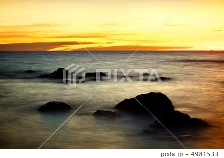 Stones in Surf 4981533