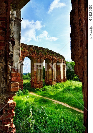 ruins of old castle 4982609