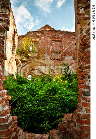 ruins of old castle 4982614