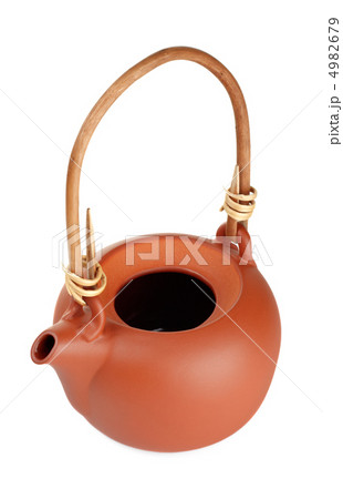 brown clay kettle 4982679