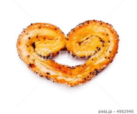 heart-shaped cookies 4982940