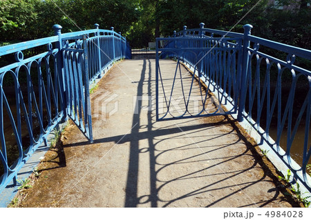 Gate on the Narrow Bridge 4984028