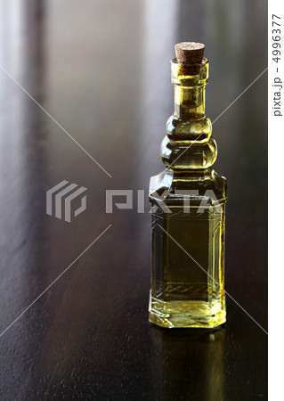 ガラスビン 4996377