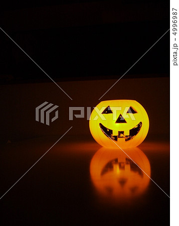 闇夜のランタン 4996987