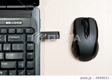 Connection Connection 4999631