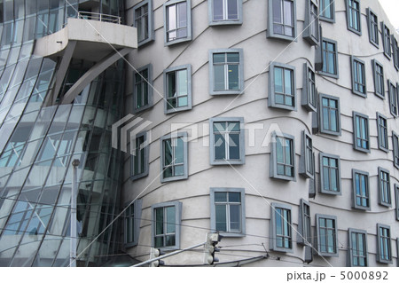 modern building 5000892