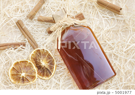 Homemade liqueur with spices – still life. Homemade liqueur with spices – still life. 5001977