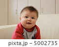 ほっぺがぷっりした赤ちゃん 5002735