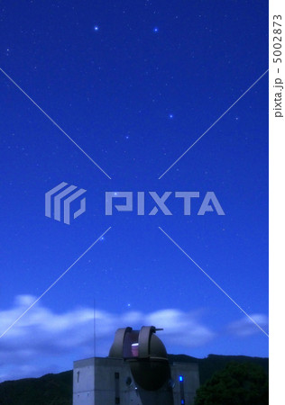 天文台に昇る北斗七星 天文台に昇る北斗七星 5002873