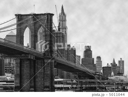 Brooklyn Bridge New York and East River 5011044