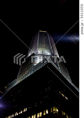 Building. Business tower in New York City at night 5011050