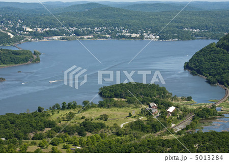 Hudson river valley 5013284