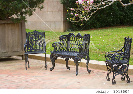 Bench in a park 5013604