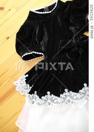 ベロア素材の半袖キッズドレス　フォーマルドレス 5015620