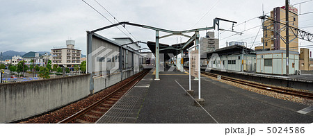 鉄道・桐生駅ホーム パノラマ写真 (2点つなぎ写真) 鉄道・桐生駅ホーム パノラマ写真 (2点つなぎ写真) 5024586