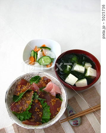 マグロのしょうゆ麹丼 マグロのしょうゆ麹丼 5025736