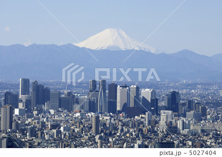 航空写真 新宿副都心と富士山の写真素材
